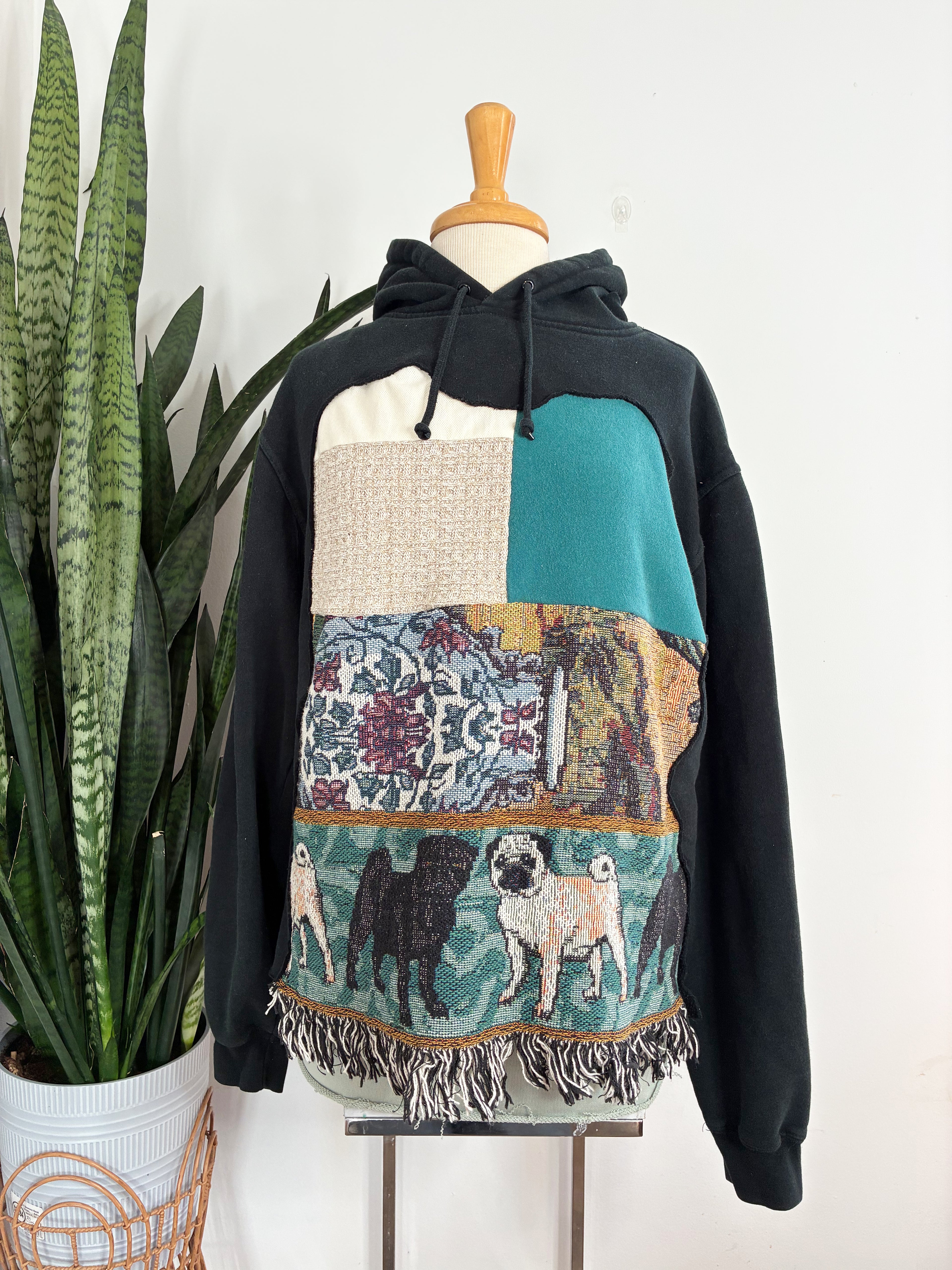 Pug fringe tapestry patchwork hoodie (M)