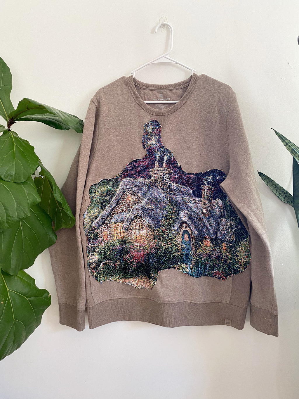 Home sweet home tapestry crewneck (XL)