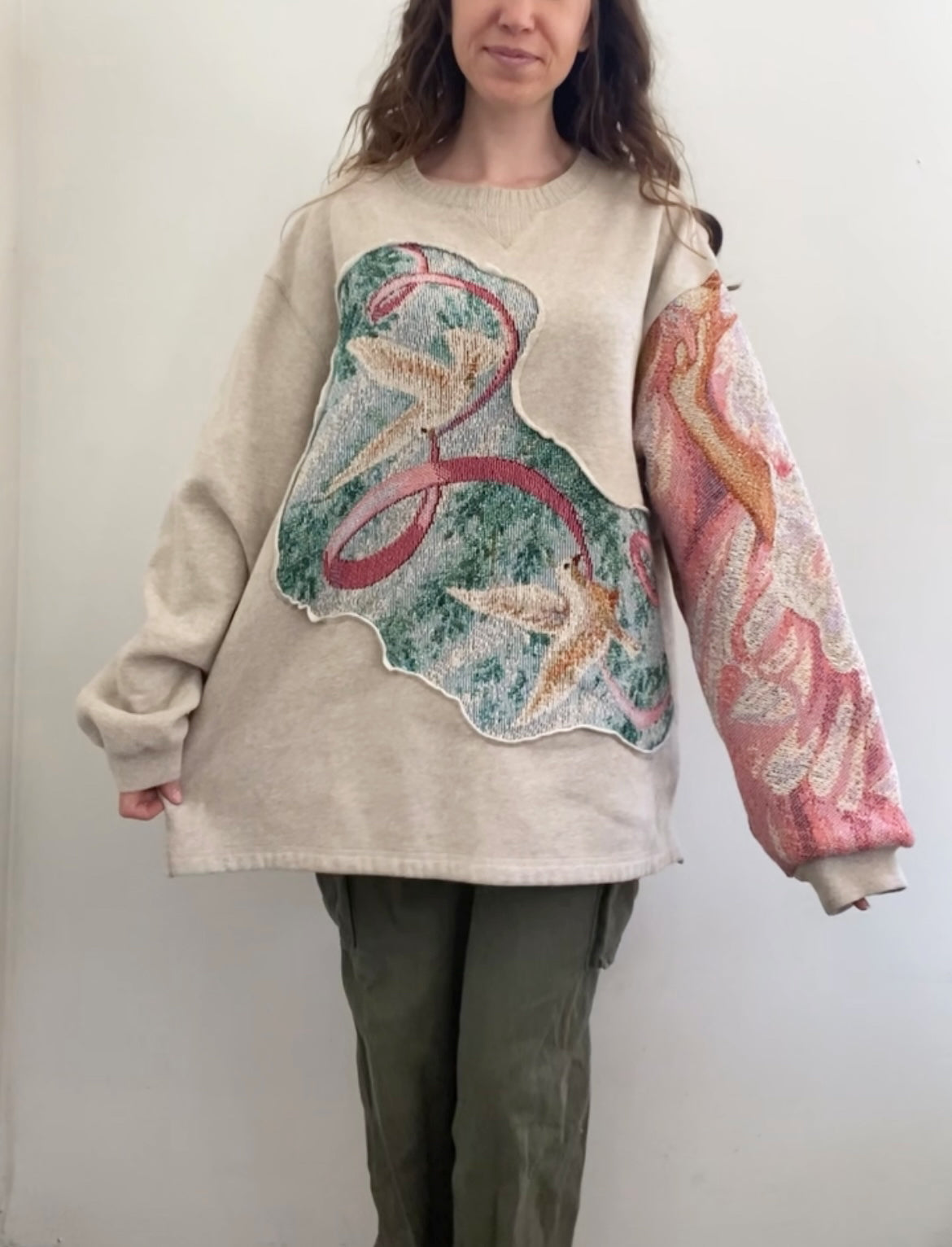 Dove angel tapestry crewneck (XL)