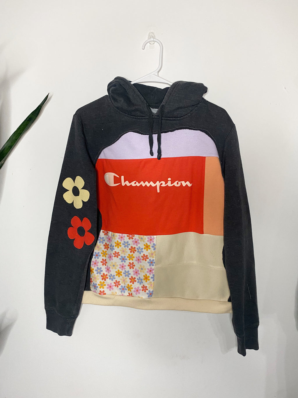 Floral patchwork hoodie (M)