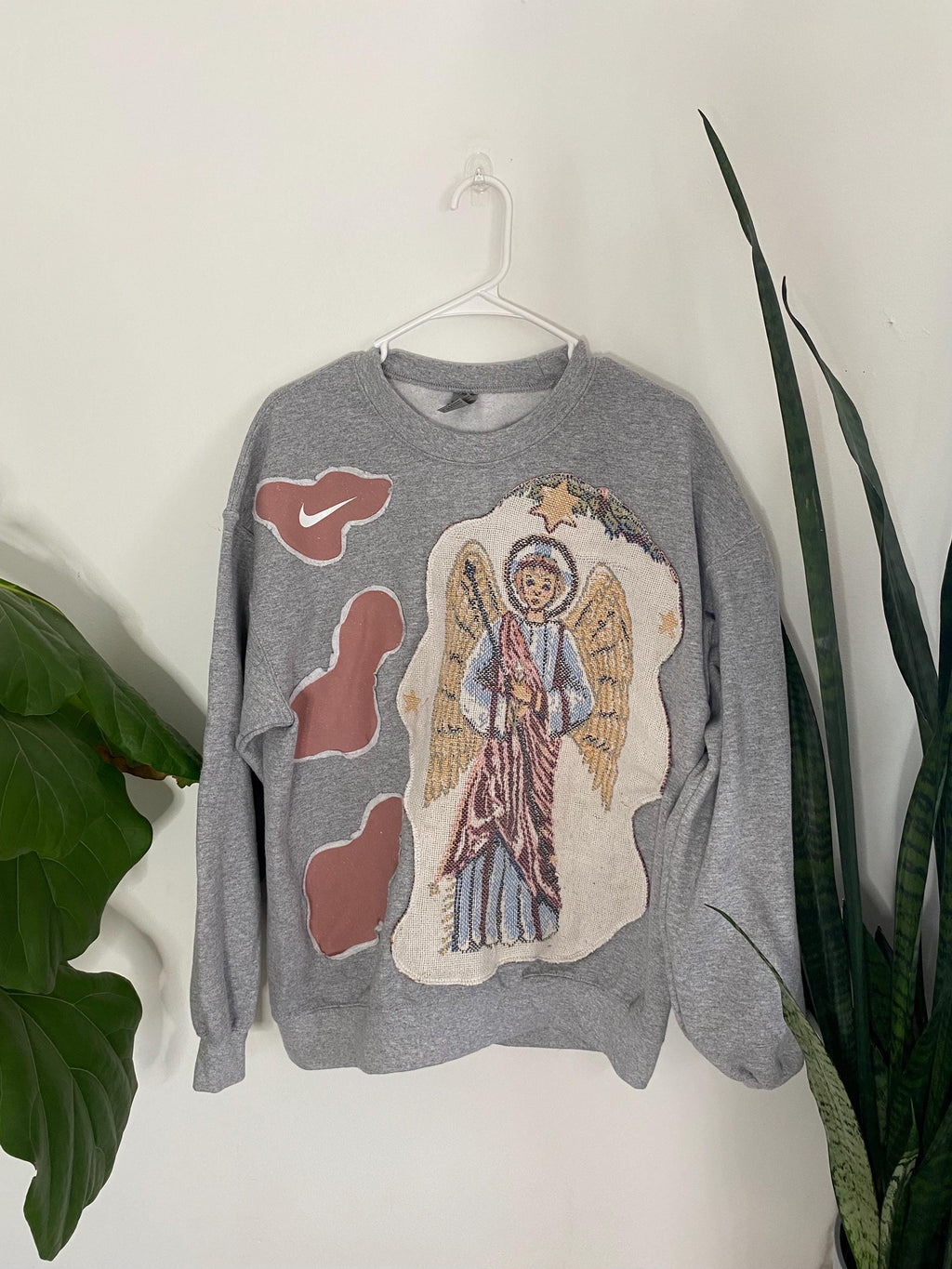 Angel tapestry crewneck (L)