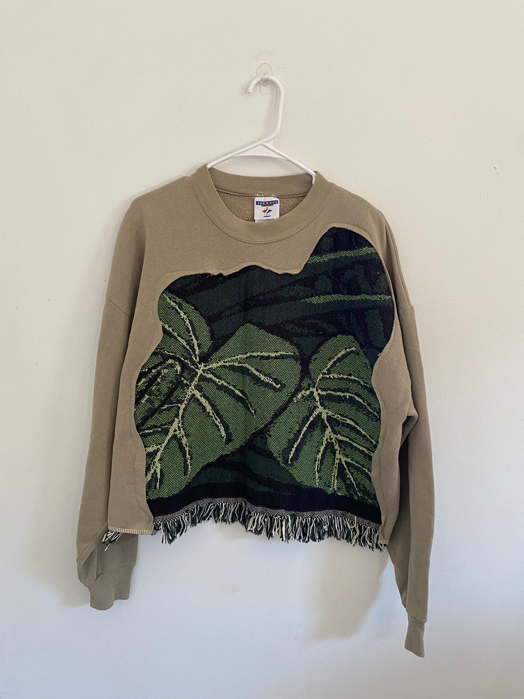 Tan and green plant tapestry fringe crewneck (XL)