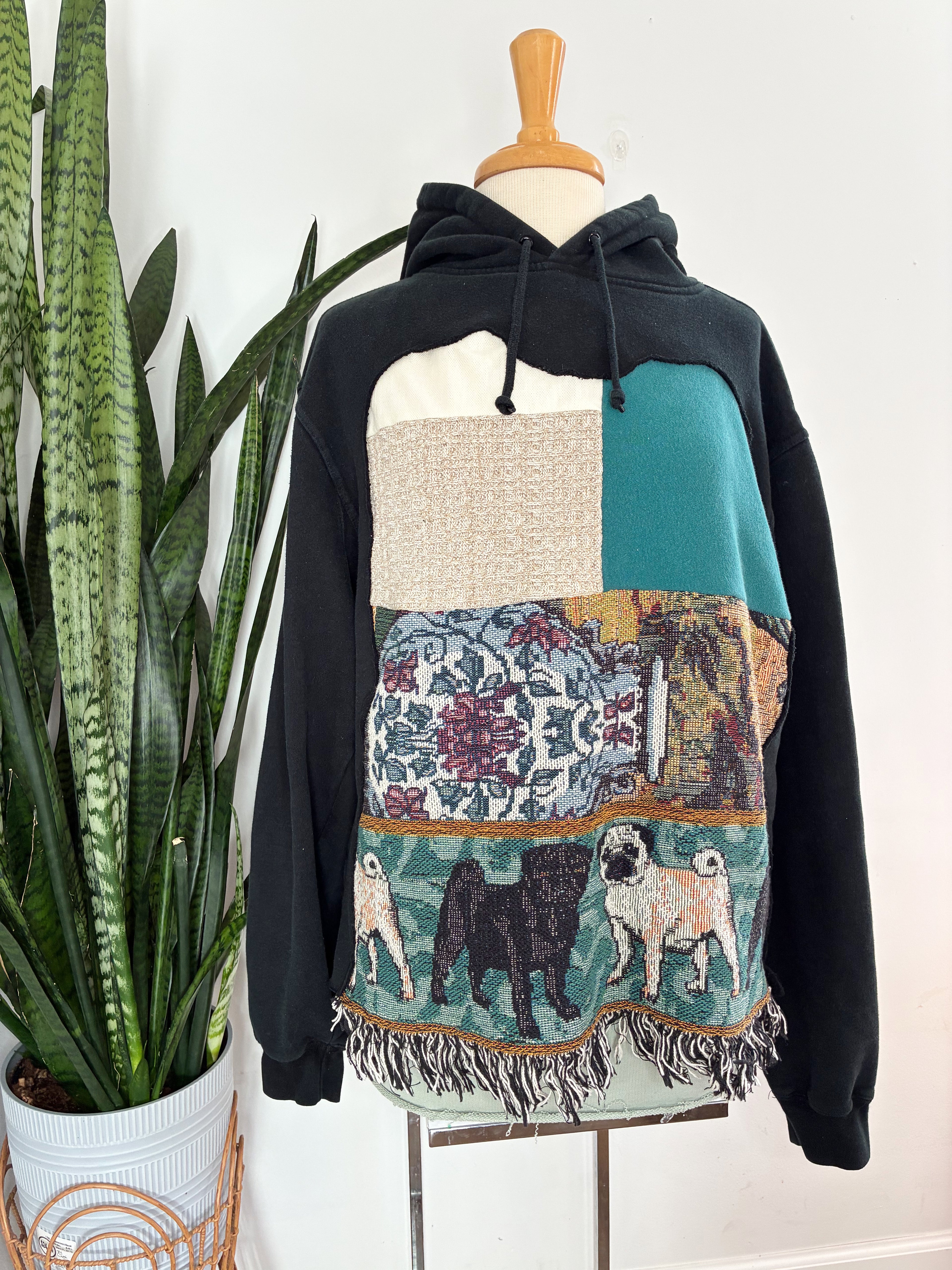 Pug fringe tapestry patchwork hoodie (M)