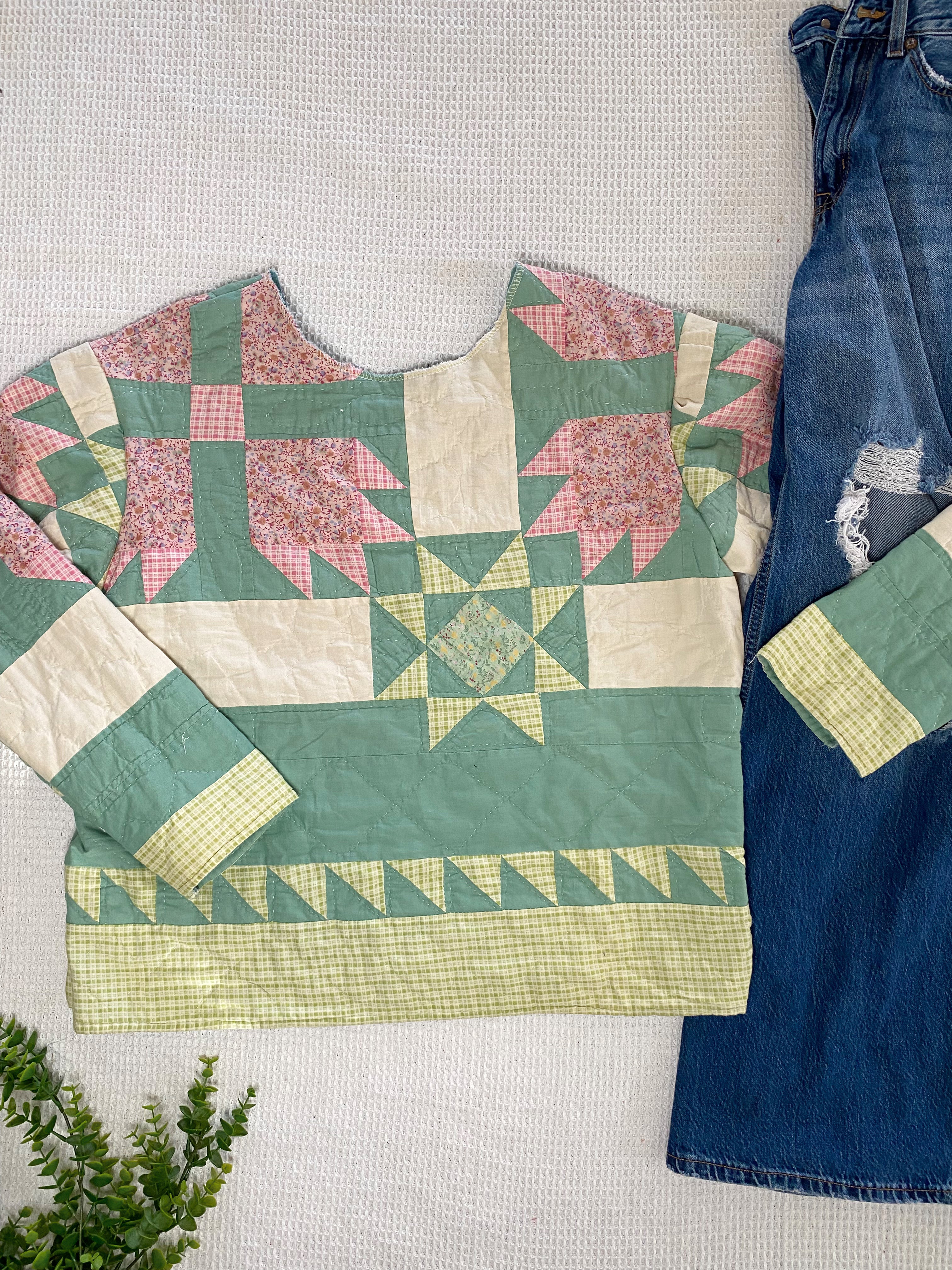 Green pink quilted crewneck (L)