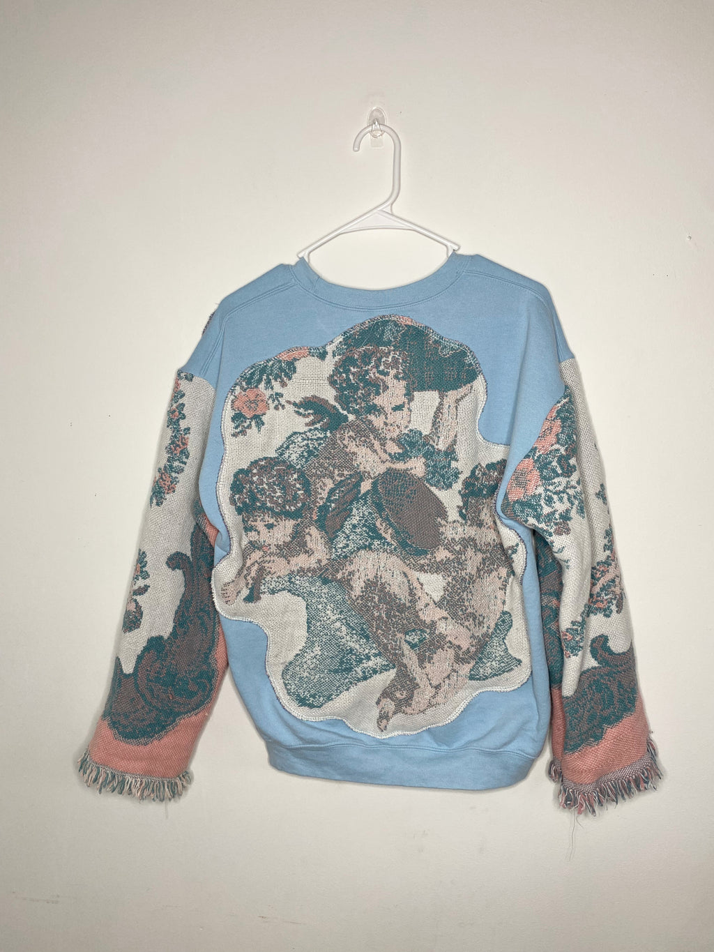 Angel tapestry crewneck fringe sleeves (L)