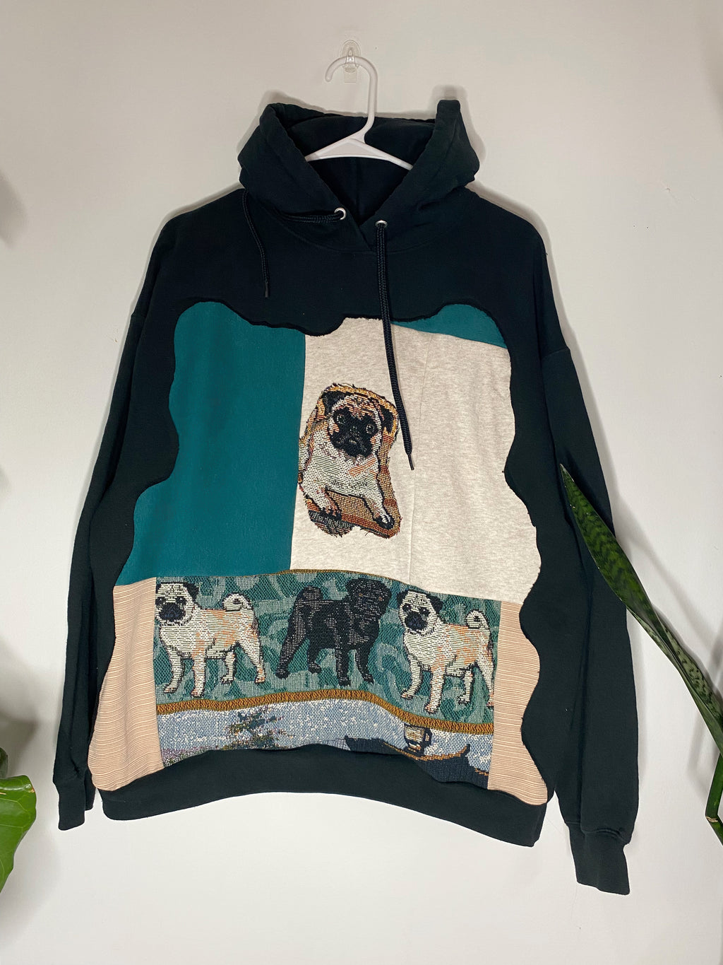 Pug tapestry patchwork hoodie (XL)
