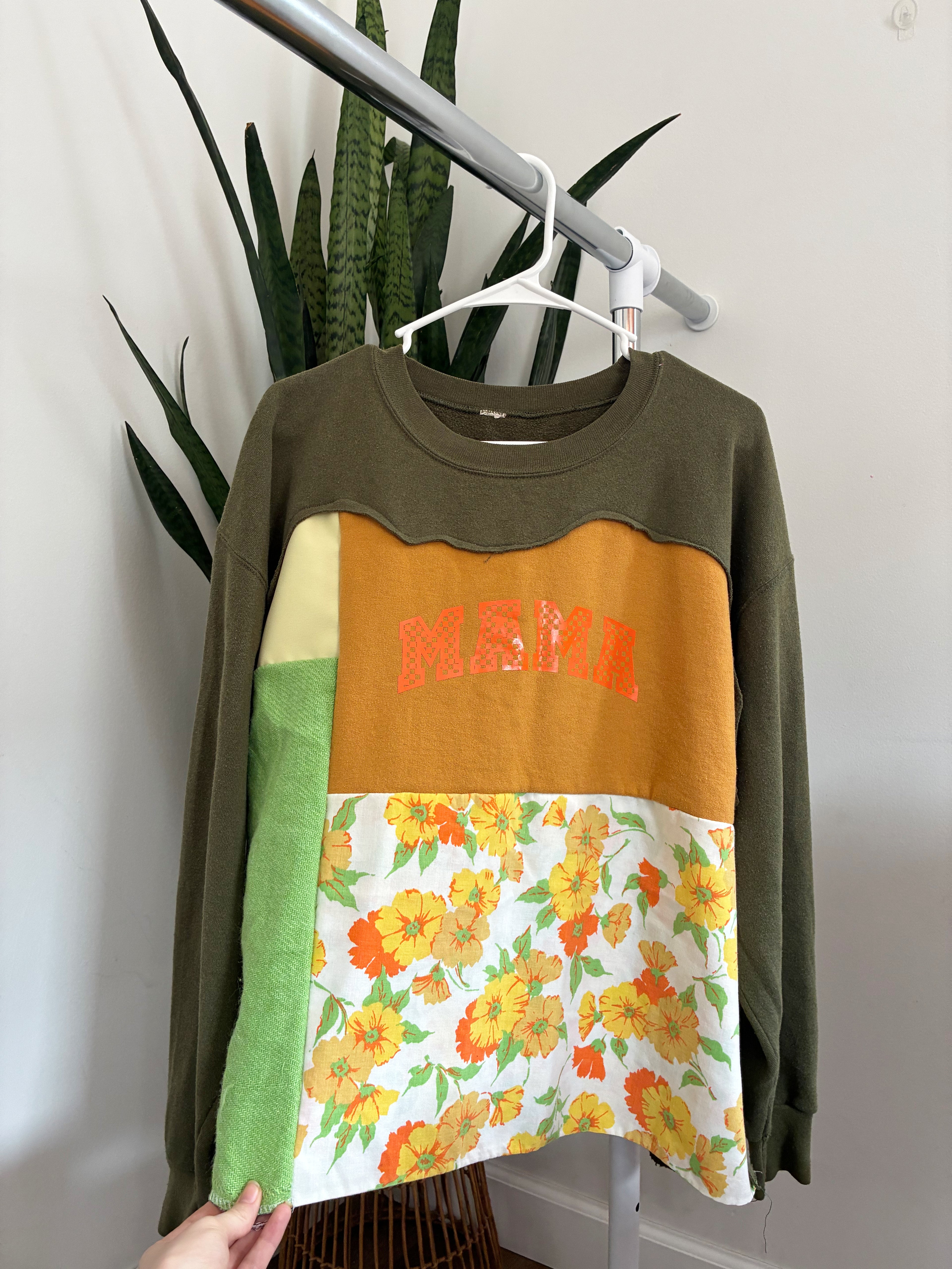 Garden patchwork mama crewneck (L)