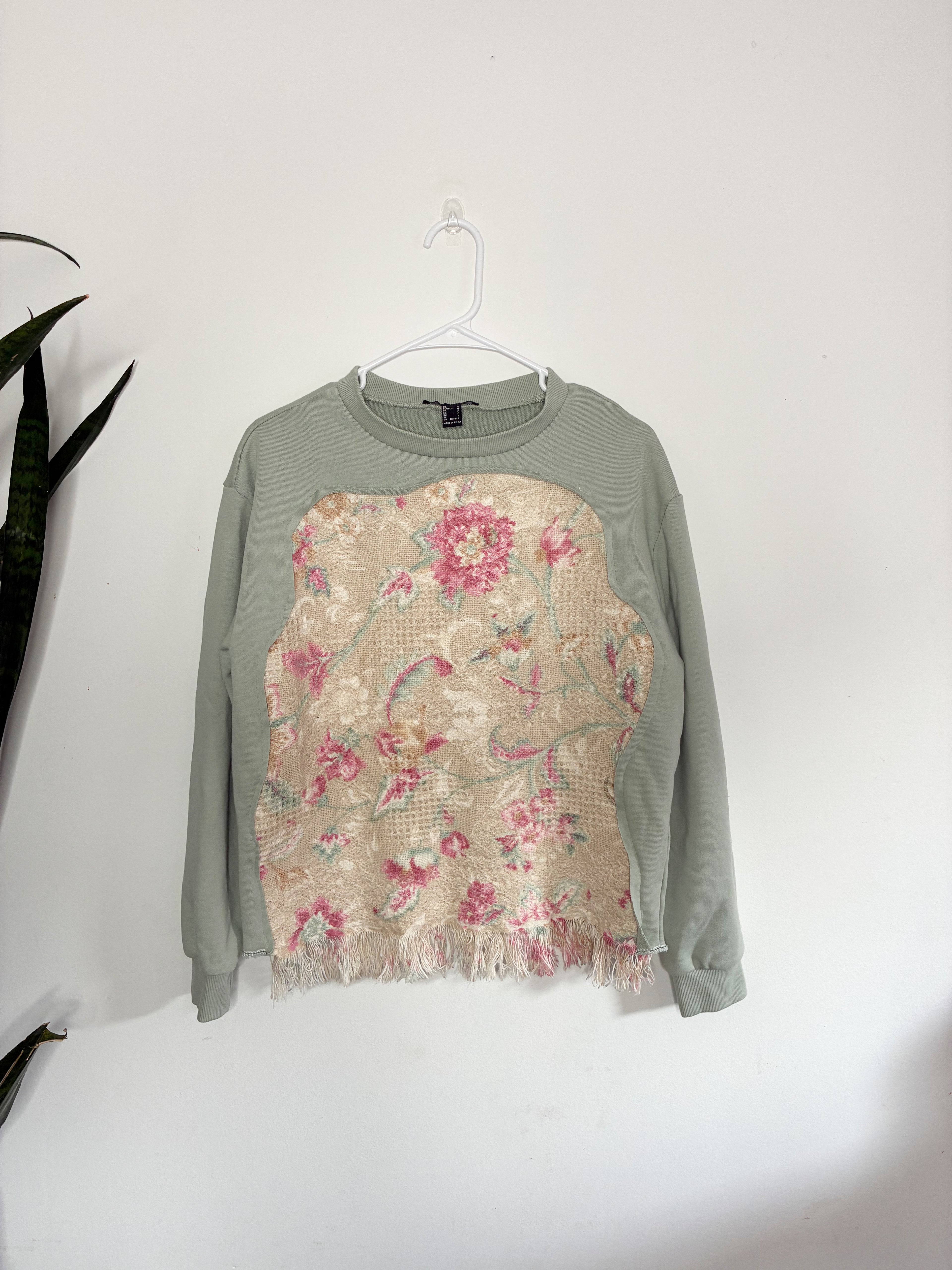Green pastels floral tapestry crewneck ( L)